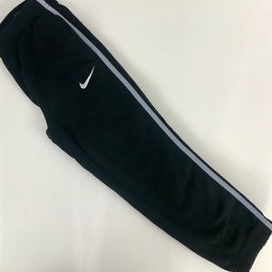 Boys Nike Therma-fit pants